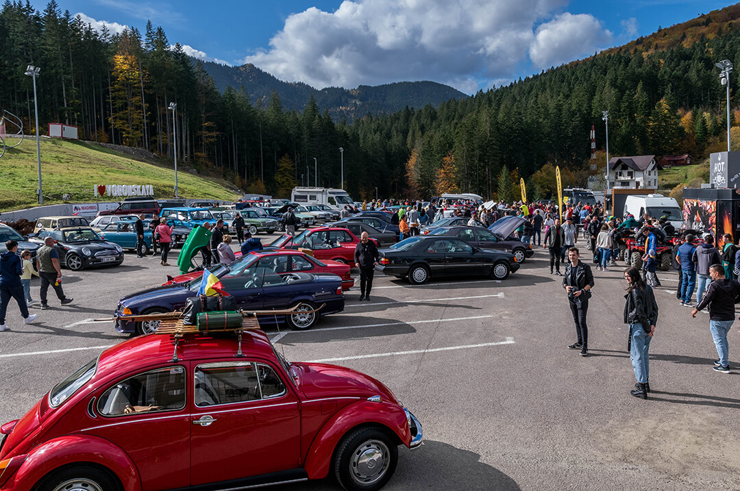 Plimbare cu auto retro